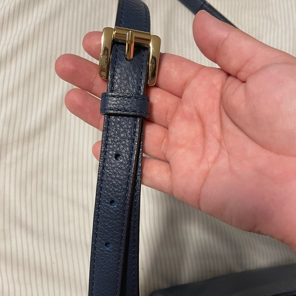 MK Margo Messenger Crossbody Purse - Picture 4 of 12